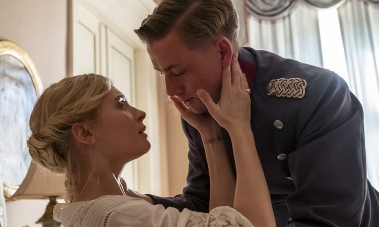 «Поцелуй»: Придуманные чувства