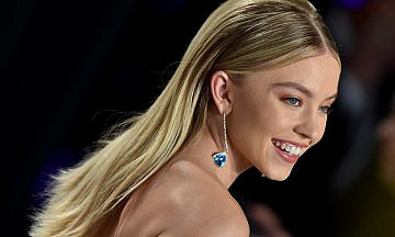 Сидни Суини: Эффектная блондинка и пацанка-гик в одном лице