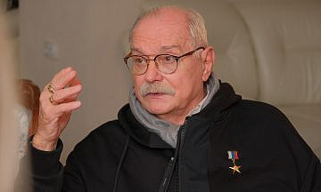 Никита Михалков привез свой спектакль «12» в Крым