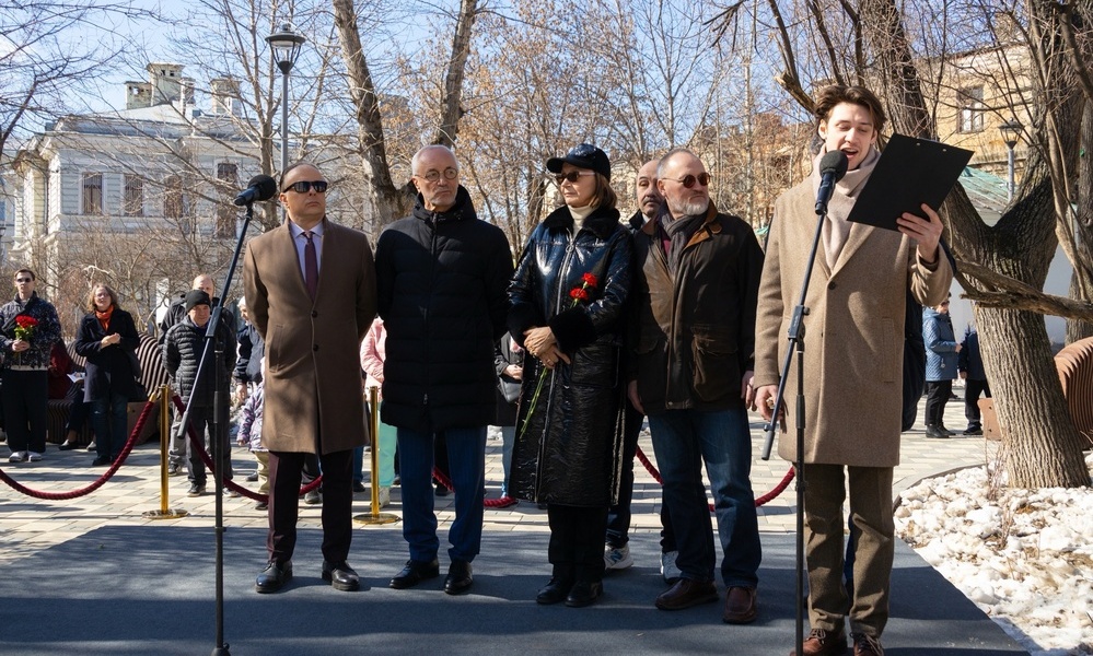 Памятник Михаилу Ульянову