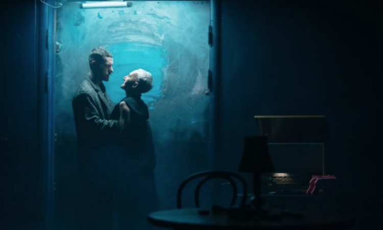 Cпектакль «Однажды» в Театре на Трубной: Фефюлька и огурец