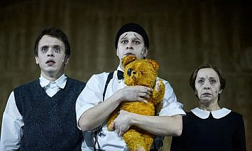 «Ленинградские сказки»: Мрачный комикс про блокаду на сцене РАМТа