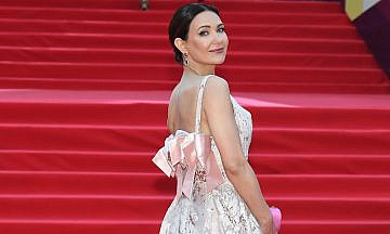 Открытие ММКФ-2024: Яркие образы красной дорожки