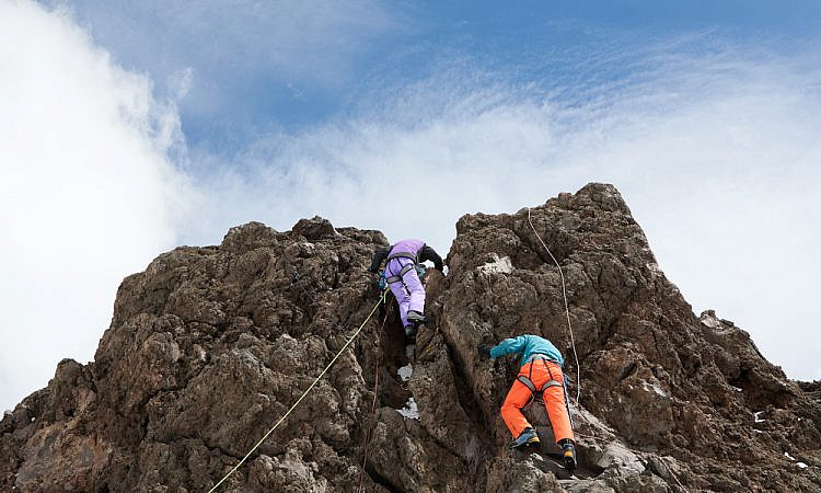 На Эльбрус и обратно: Приключенческий триллер «Небесная тропа» снимают на высоте 4400 метров