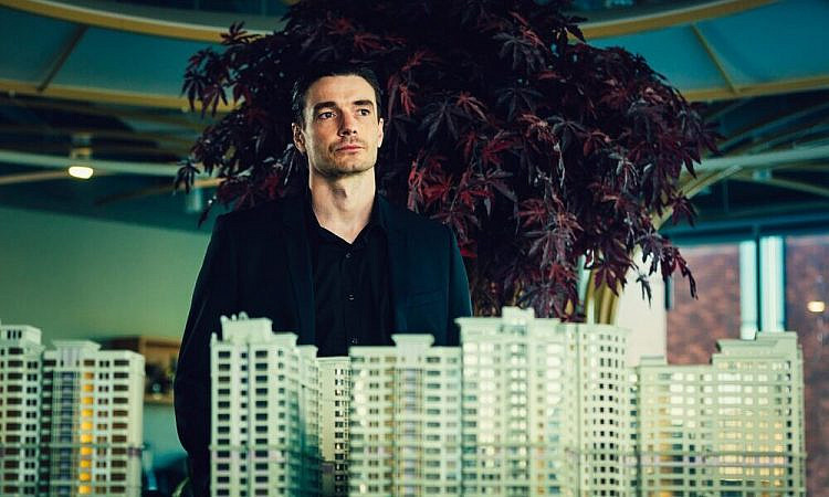 Одинаковы с лица: 7 российских актеров, которые сыграли близнецов