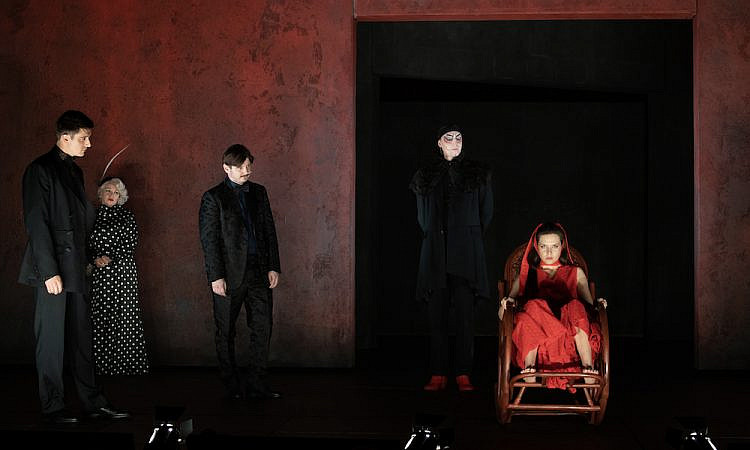 «БЕСприданница»: Герои Островского в присутствии любви и смерти