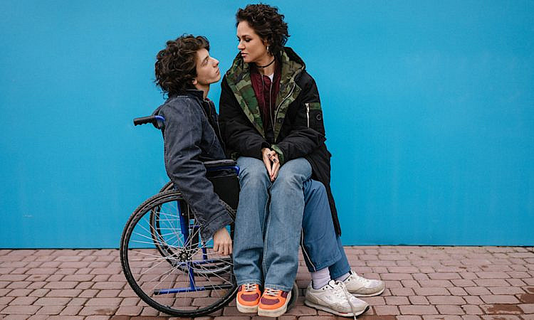 Сериал «Фарма»: Криминал, братская любовь и жизнь улиц без купюр