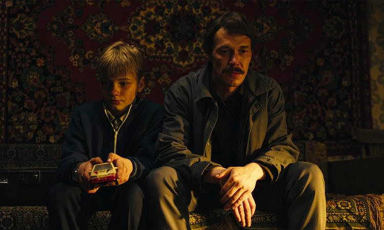 Сериал «Лихие»: Драма про 1990-е, не сказавшая ничего нового про 1990-е