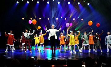 В Театре имени Вахтангова прошел Хрустальный бал в честь Александра Олешко