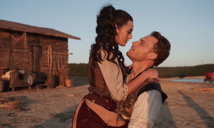 Индийская «Ирония судьбы» и корейский «Мажор»: Ремейки российского кино за рубежом