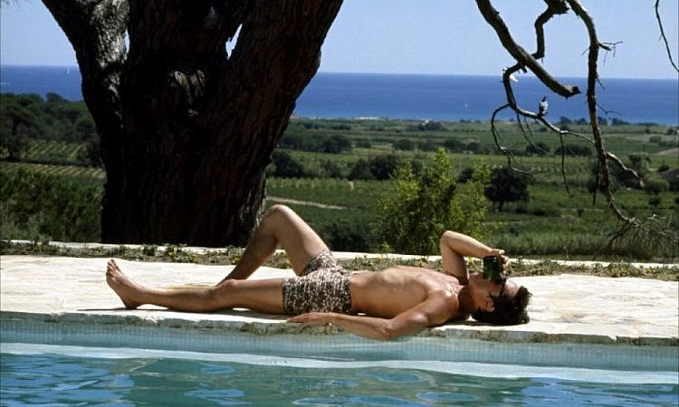 «Бассейн»: В тихом омуте Ален Делон водится