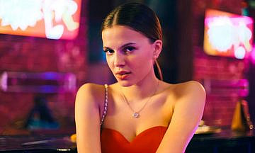 Звезда сериала «Ландыши» Ника Здорик о фанатах, музыке, маме и любви к Москве