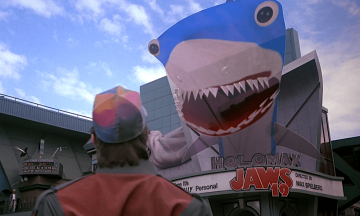 Нам нужна лодка побольше: Как «Челюсти» превратились в мишень для пародий