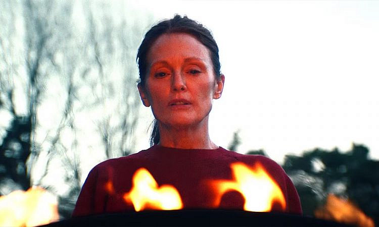 «Долина эха»: Джулианна Мур коня на скаку остановит и амбар подожжет