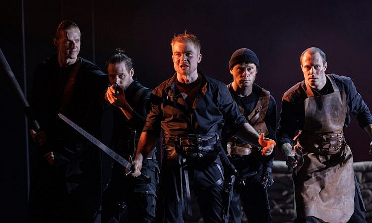 «Разбойники» в Театре Маяковского: Что, если тяга делать зло станет чуть сильней, чем я?