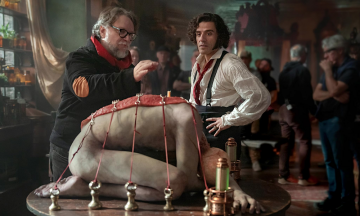 Его любимое чудище: Как Гильермо дель Торо оживил «Франкенштейна»