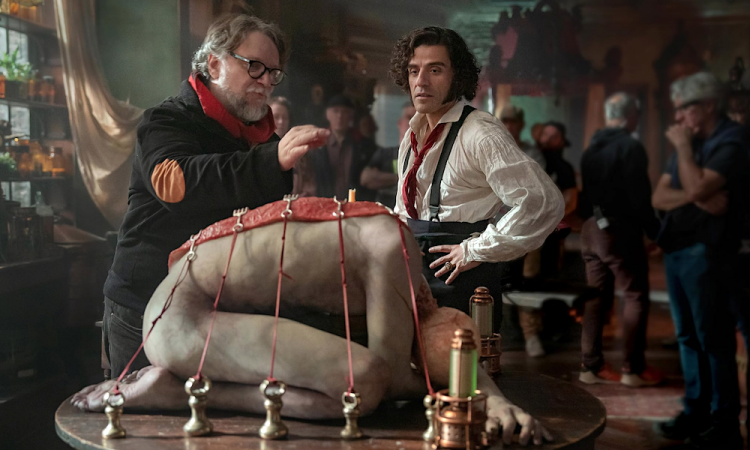 Его любимое чудище: Как Гильермо дель Торо оживил «Франкенштейна»