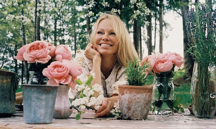 Все в сад: Кинозвезды-огородники и их успехи в полях