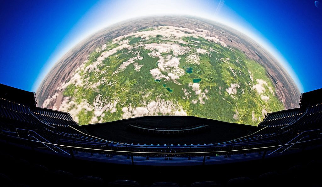 Запахи, брызги и климат-контроль: История 4D-формата