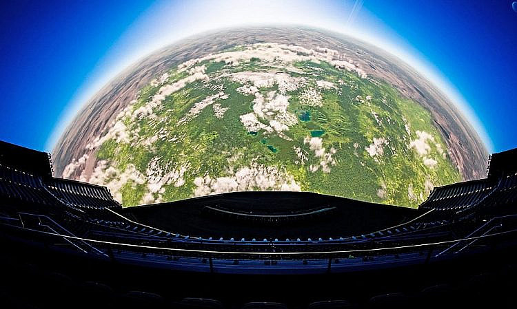 Запахи, брызги и климат-контроль: История 4D-формата