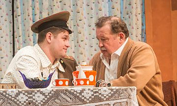 «Старший сын»: Отрадный водевиль по Вампилову в Губернском театре