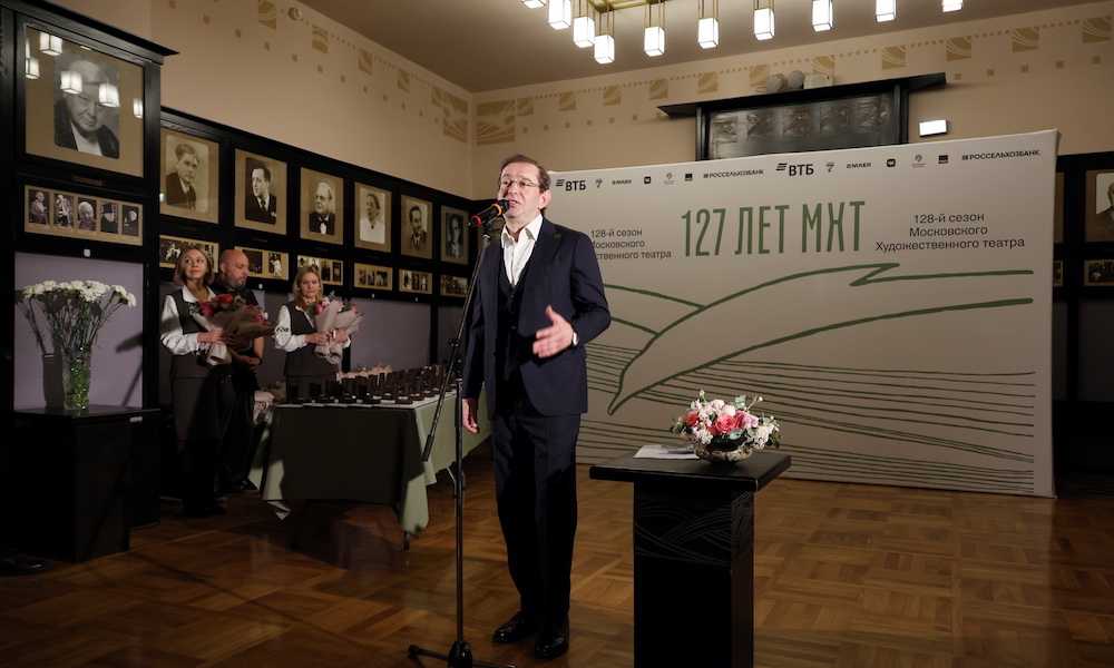 Евгений Писарев и Станислав Любшин получили памятные «Чайки»