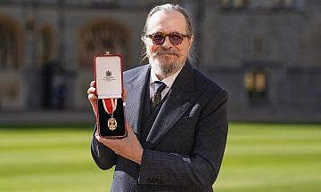 Гари Олдман получил рыцарское звание