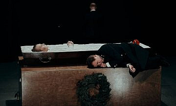 «Обыкновенная смерть»: Разговор о душе в Театре наций