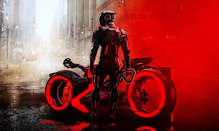 «Трон: Арес»: Disney вытаскивает неоновые мотоциклы из гаража