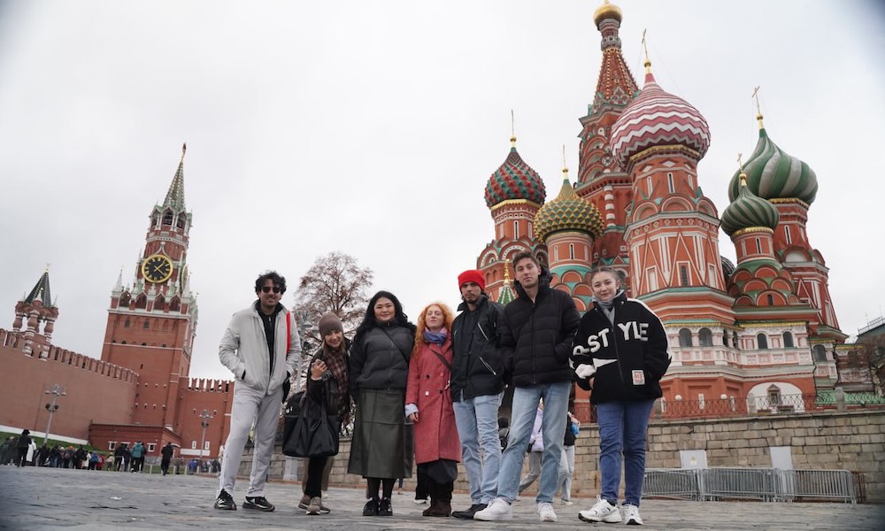 «Бриллиантовая бабочка» и молодые таланты: Как проходит киносессия «Творчество объединяет»