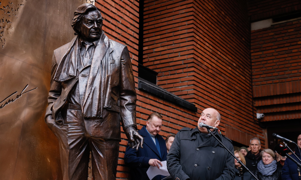 В Москве открыли памятник Юрию Любимову