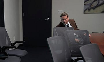 Сериал «Мебельная компания»: Со стула упал – связь с реальностью потерял