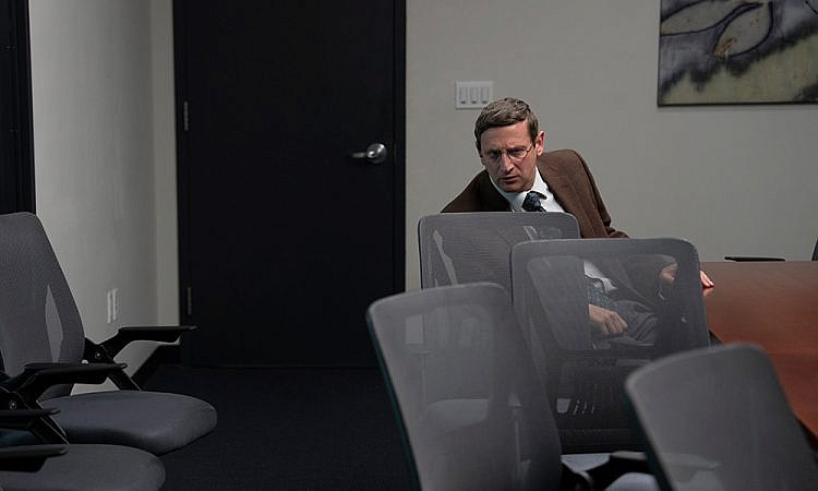 Сериал «Мебельная компания»: Со стула упал – связь с реальностью потерял