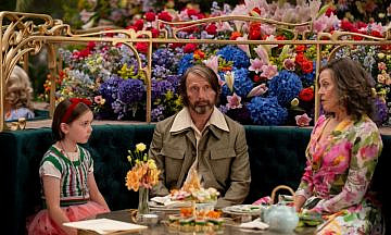 «Поймать монстра»: Сказка – ложь, да в ней Мадс Миккельсен