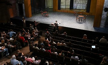 Сергей Тонышев нарисует портрет «Героя нашего времени»