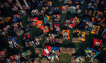 От монастыря до тюрьмы:  10 необычных мест для проведения кинофестиваля