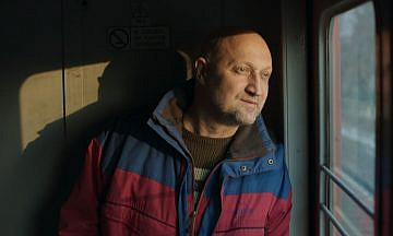 Okko представляет благотворительный проект «Встать на ноги»