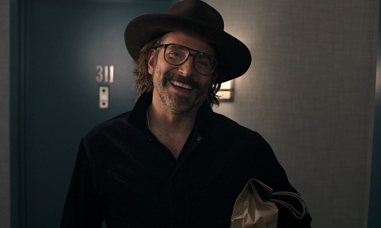 «Эта штука работает?»: О кризисе брака и фантазии Брэдли Купера