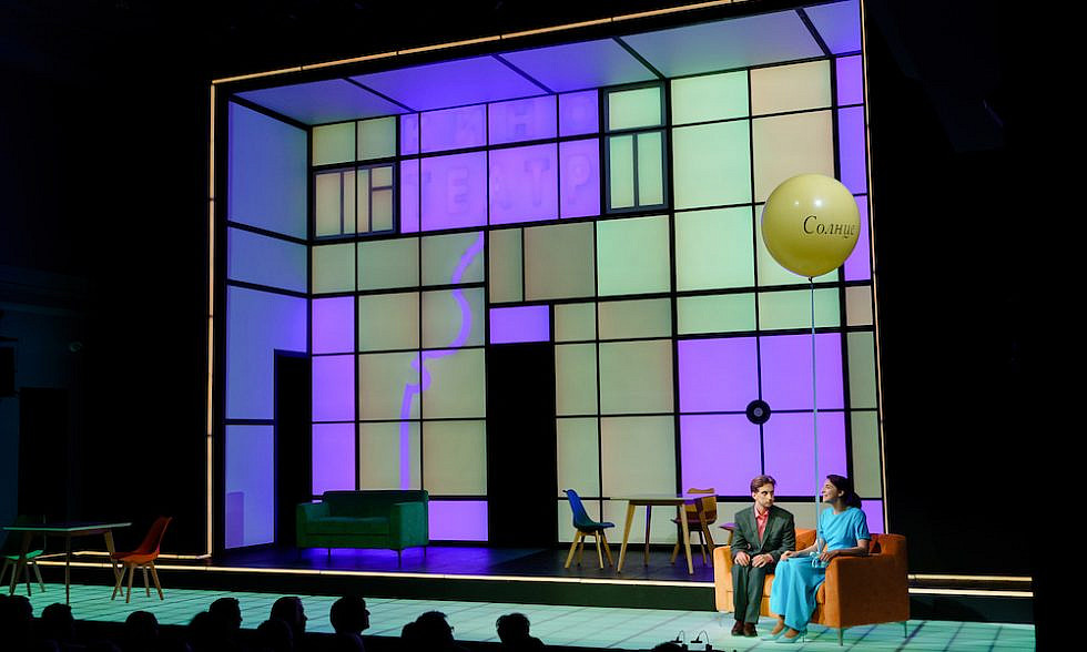 Сердца восьмерых: «Молодожены» в Театре на Бронной