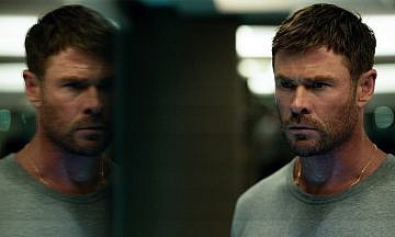 «Ограбление в Лос-Анджелесе»: Крис Хемсворт ест хлеб Райана Гослинга