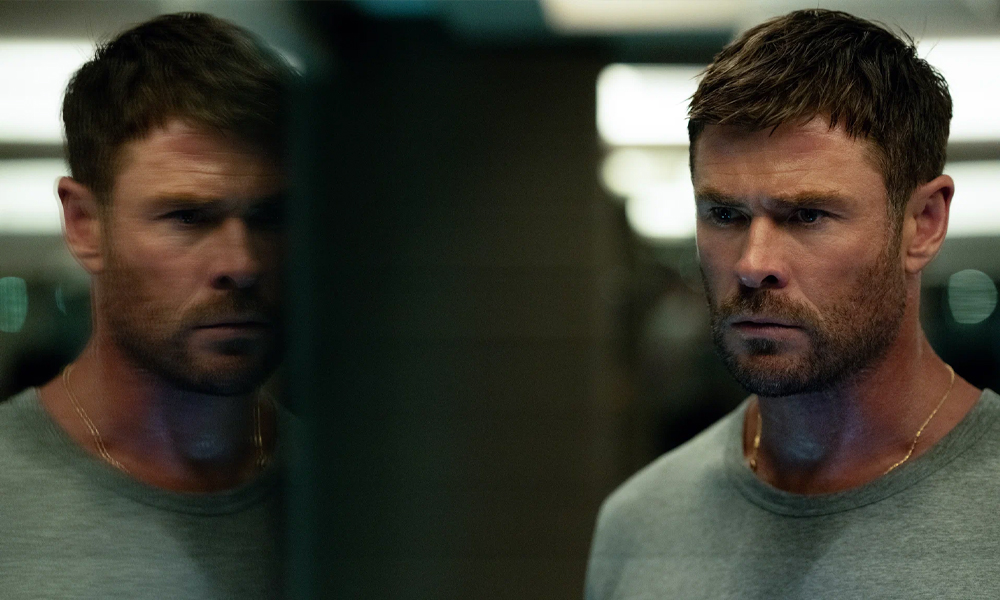 «Ограбление в Лос-Анджелесе»: Крис Хемсворт ест хлеб Райана Гослинга