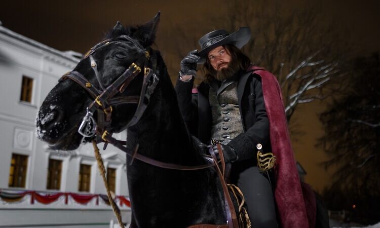 Возвращение благородного разбойника: Репортаж со съемок сериала «Дубровский. Русский Зорро»