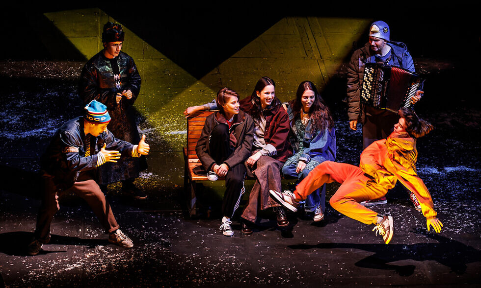 «Утренний предшественник»: Русский народный рейв в БДТ