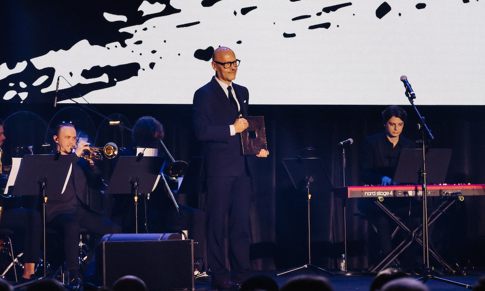 Белый квадрат