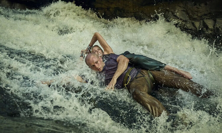«Вершина»: Женщина с веревкой и психопат с колонкой в австралийской глуши