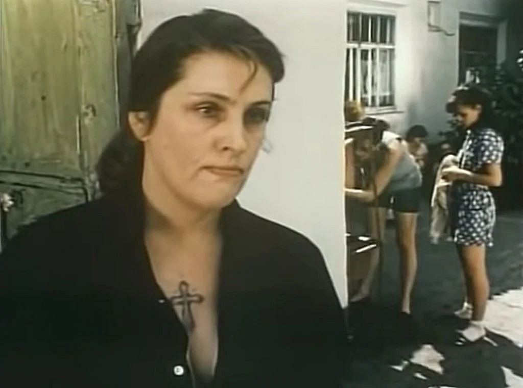 Полуголая Оксана Арбузова – Мигранты (1991)
